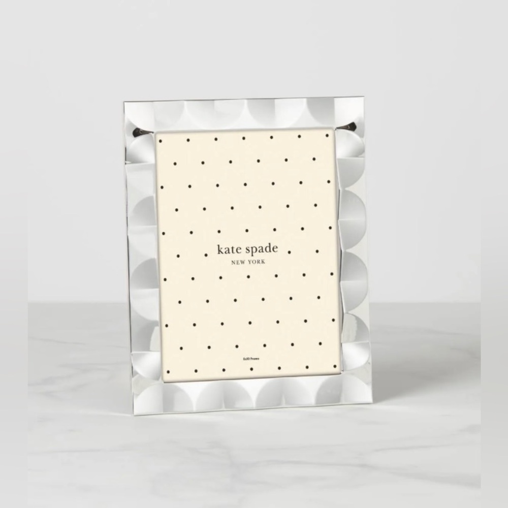 Kate Spade New York South Street Silver Scallop Picture Frame